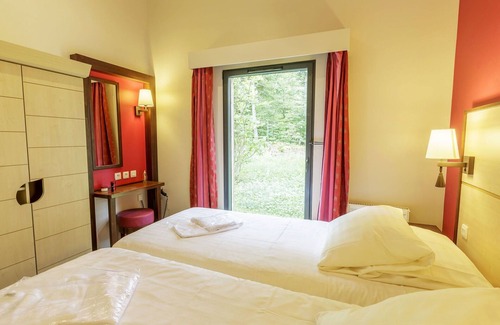 Hattigny House | Lovely apartment in villa for 12 people with pool, hot tub, WIFI, TV and terrace