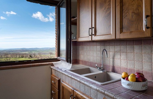 Scansano House | Lovely apartment in villa for 4 people with WIFI, terrace, pets allowed and panoramic view