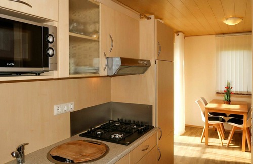 Bad Emstal House | Lovely apartment in villa for 4 people with pool, WIFI, TV, terrace, pets allowed and parking