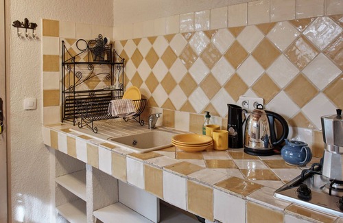 Sigonce Villa | Lovely apartment in villa for 2 guests with WIFI, pool, patio, pets allowed and panoramic view