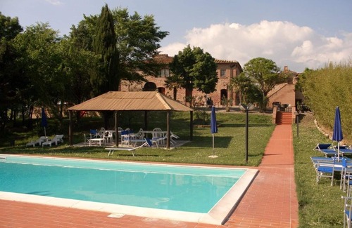 Peccioli Villa | Lovely apartment in villa for 4 guests with WIFI, pool