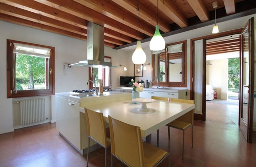 Silea House | Lovely apartment in villa for 10 guests with A/C, pool, WIFI and terrace