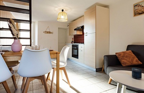 Pirou House | Lovely apartment in villa for 5 guests with WIFI, TV and pets allowed