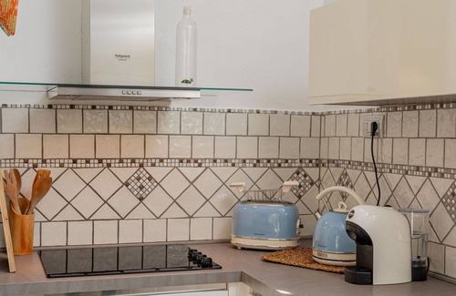Eden Beach Villa | Lovely apartment in villa for 5 guests with A/C, WIFI, pool, TV and patio