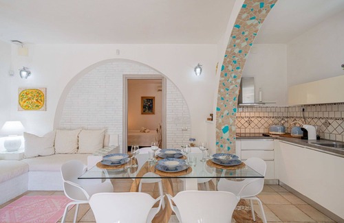 Eden Beach Villa | Lovely apartment in villa for 5 guests with A/C, WIFI, pool, TV and patio