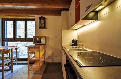 Campodolcino Apartment | Lovely apartment for 5 guests with WIFI, TV and pets allowed