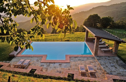 Pieve Fosciana Apartment | Lovely apartment in Tuscany traditional, sunny and panoramic country side villa.