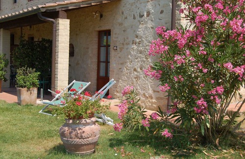Sant'Appiano Apartment | Lovely apartment with pool, WIFI, TV, patio, pets allowed and parking, close to San Gimignano