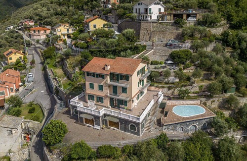 Avegno Apartment | Lovely apartment with private pool, WIFI, terrace, panoramic view, parking, close to Portofino