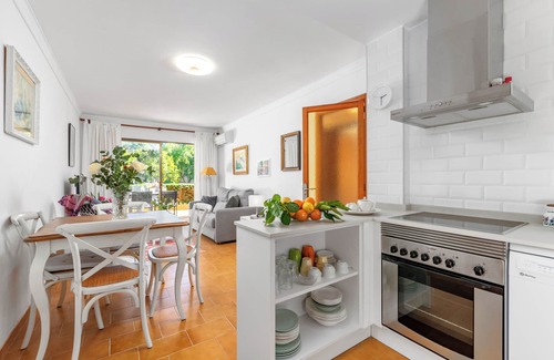 Puerto de Soller House | Lovely apartment with a private garden, within a short distance of the beach.