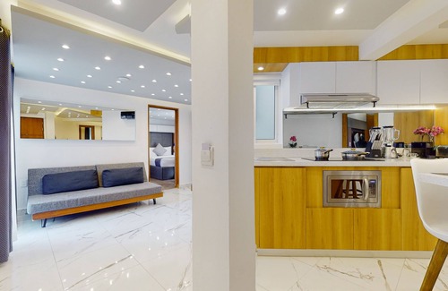 Downtown Cancun Hotel | Lovely apartment with pool, ping pong, & kitchenette