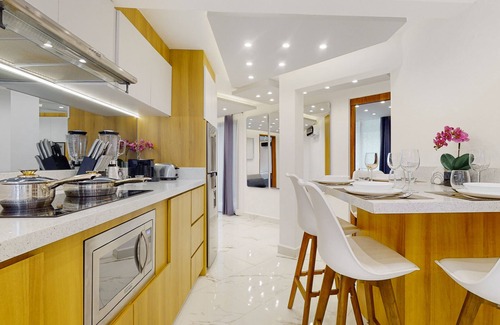 Downtown Cancun Hotel | Lovely apartment with pool, ping pong, & kitchenette