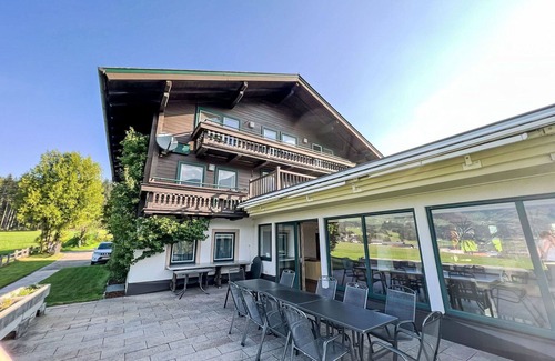 Hollersbach im Pinzgau Apartment | Lovely apartment for 20 guests with WIFI, TV, terrace and pets allowed