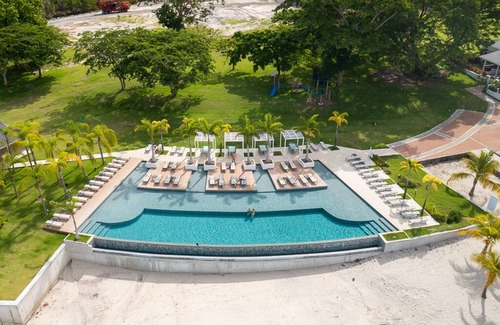 Playa Blanca Condo | Lovely Boho Apt w/3 Bdr + 3.5 bthr Marina View Apt- Beach Club access