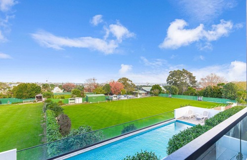 Takapuna Apartment | Lovely Bright Apartment - Central Takapuna!
