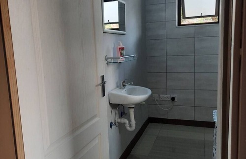 Blantyre House | Lovely bungalow with WiFi in Blantyre