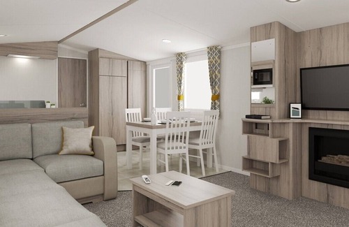 Dunbar House | Lovely Caravan sleeps 6 with outside decking situated on a fantastic site