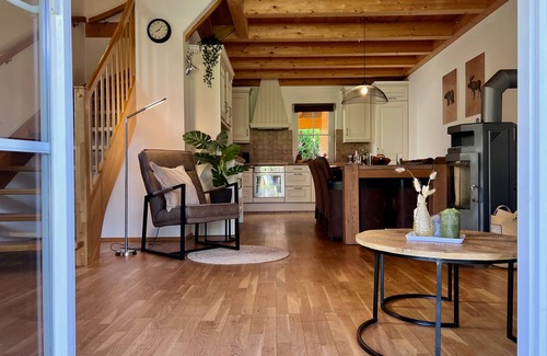 Kotschach-Mauthen Villa | Lovely chalet with a garden near the ski slope