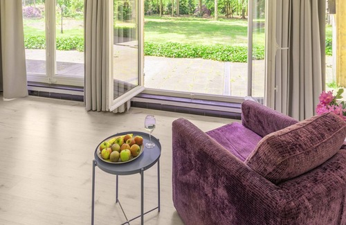 Oud-Turnhout House | Lovely chalet in Arendonk with terrace