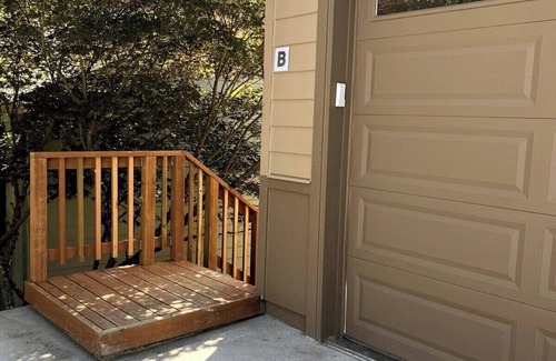 Longview Condo | Lovely Condo close to town with Forest View