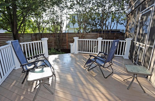 Dodds Addition Apartment | Lovely Contemporary Apt 2 levels, Walk Everywhere