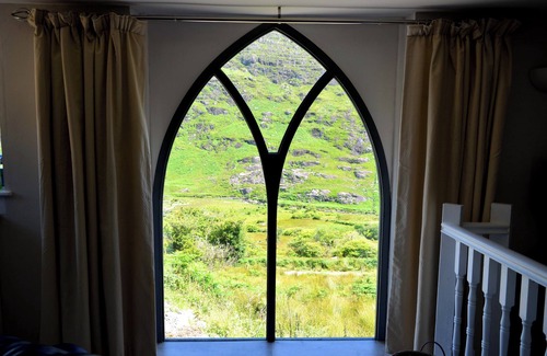 Lauragh Cottage | Lovely Cottage in the Cork & Kerry Mountains. Stunning Views A Hikers Paradise