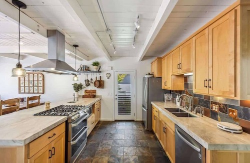 Glen Ellen House | Lovely Creekside Wine Country Home in Glen Ellen!