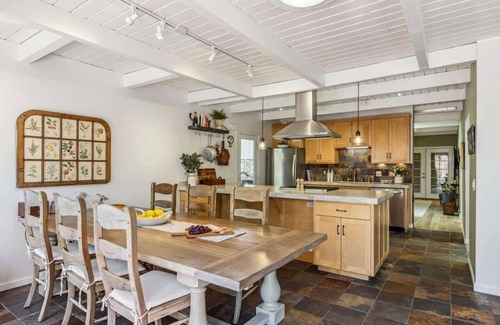 Glen Ellen House | Lovely Creekside Wine Country Home in Glen Ellen!