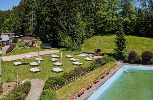 Mlade Buky Apartment | Lovely apartment for 2 people with WIFI, pool, A/C, TV, patio and pets allowed