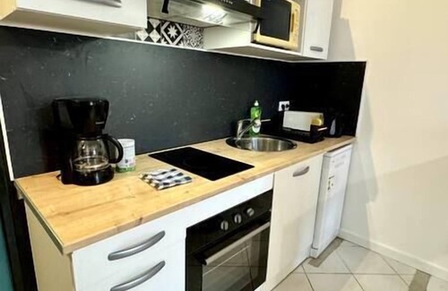 Loriol-sur-Drome Apartment | Lovely downtown studio