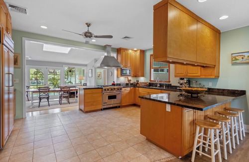 Lanikai House | Lovely family beach house with pool, <1 block from Lanikai Beach