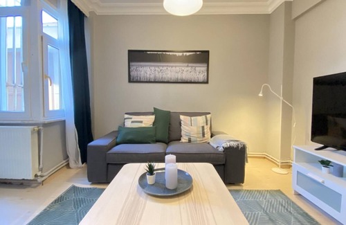 Fatih Apartment | Lovely Flat with Central Location in Fatih