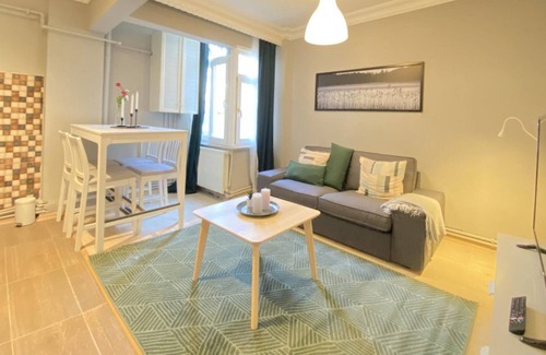 Fatih Apartment | Lovely Flat with Central Location in Fatih
