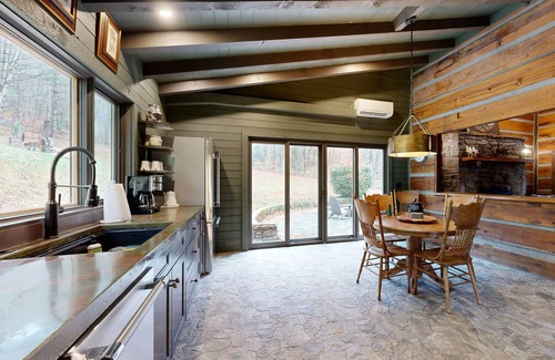 Canton Cabin | Lovely forest retreat with fireplace, full kitchen, front porch, and pond views