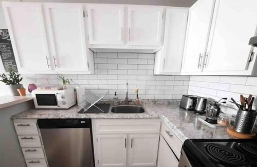 Gunbarrel Condo | Lovely Front Range condo with pool and hot tub