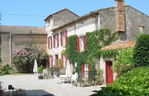 Douzens House | Lovely gite with pool in ancient wine domaine Lovely