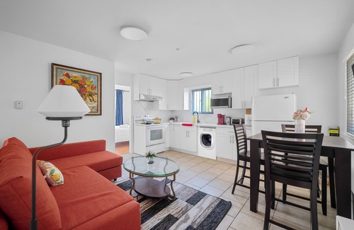 Fraserview House | Lovely ground floor suite in Central Vancouver