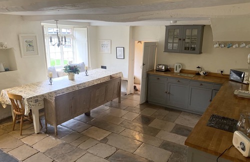 Chillington House | Lovely historic family house, with private walled garden and shared facilities