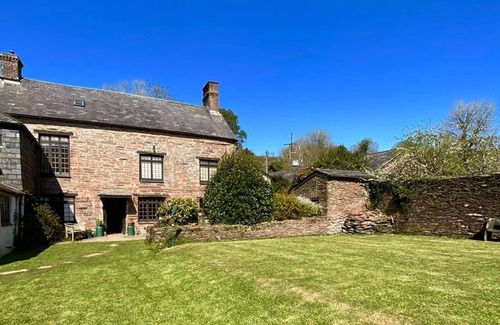 Chillington House | Lovely historic family house, with private walled garden and shared facilities
