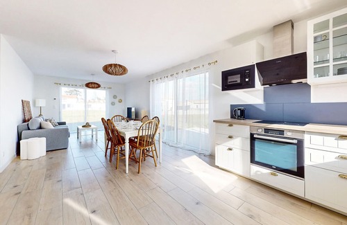 Les Magnils House | Lovely home in Les Magnils-Reigniers
