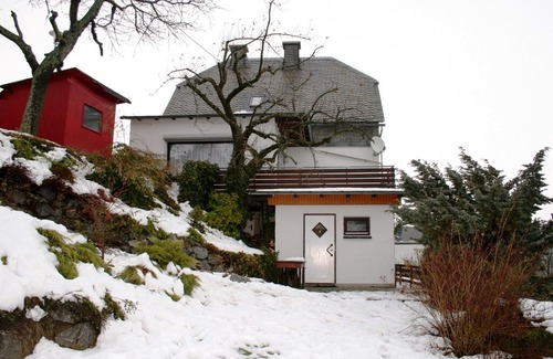 Schwalefeld House | Lovely Holiday Home in Willingen with Private Garden