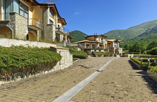 Scanno House | Lovely Holiday Home in Scanno with Terrace