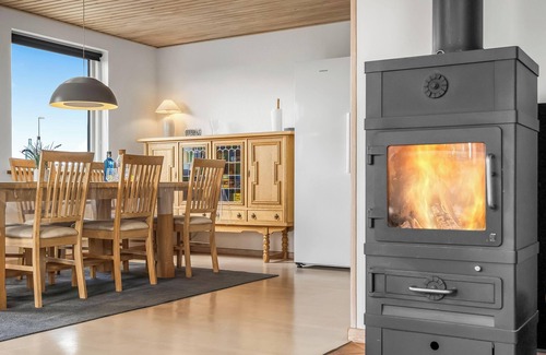Frostrup House | Lovely holiday home with panoramic views of the North Sea.