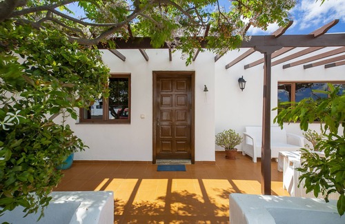 Tahiche Villa | Lovely Home at the Foot of the Mountain with Gorgeous Garden, Terraces, View & Wi-Fi
