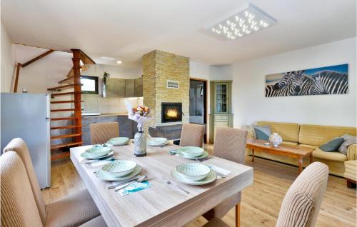 Sveti Ivan Zelina House | Lovely Home In Biskupec Zelinski