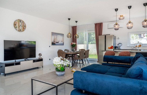 Rab House | Lovely home in Barbat with sauna