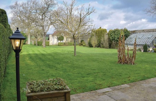 Barbery House | Lovely home in Barbery with WiFi