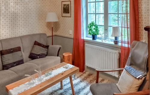 Idkerberget House | Lovely Home In Borlänge With Sauna