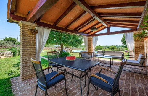 Cabrunici House | Lovely home in Cukrici with WiFi