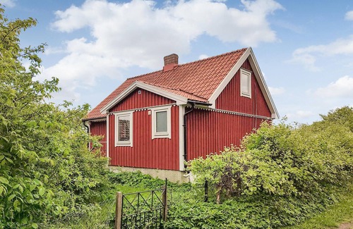 Degerhamn House | Lovely home in Degerhamn with kitchen